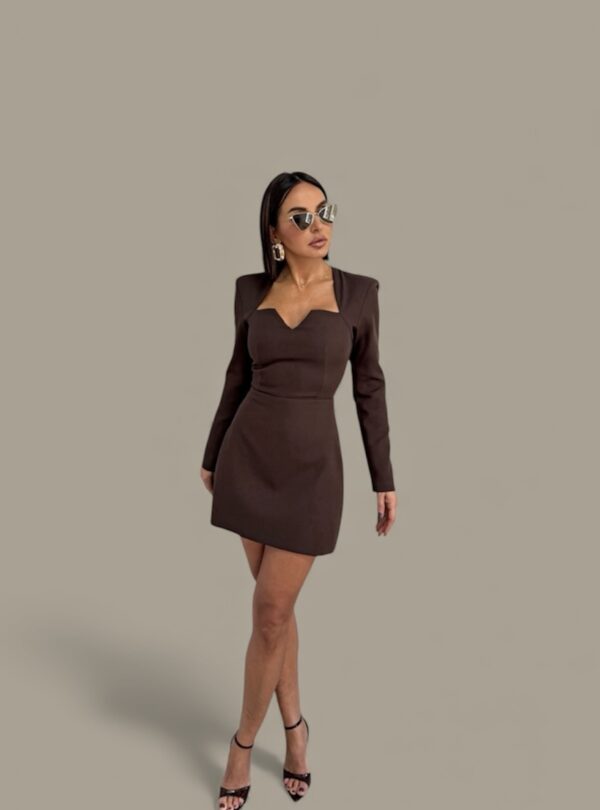 Mini elegantna braon haljina dugih rukava i rasečenog dekoltea