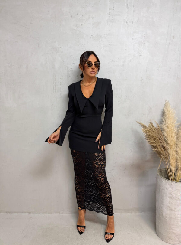 Midi crna haljina dugih rukava naglašene kragne sa suknjom obogaćenom čipkom