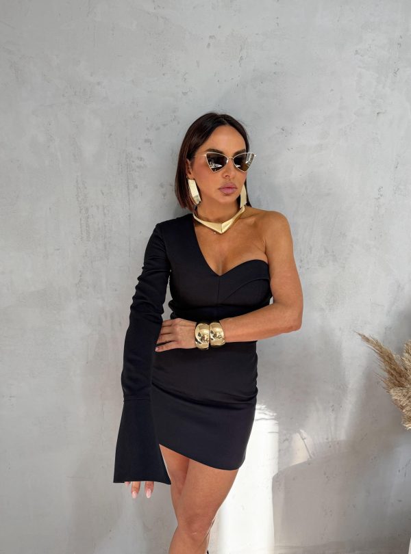 Mini crna asimetrična haljina sa jednim dugim rukavom i polu-korsetom