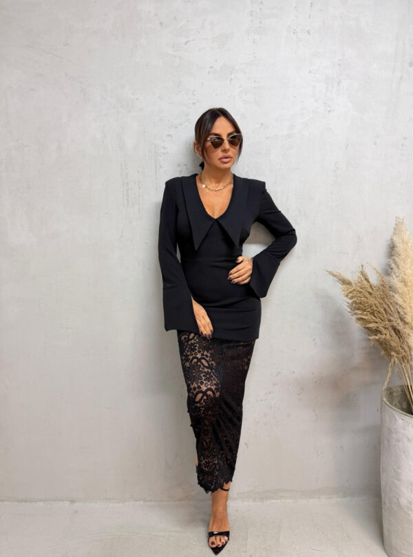 Midi crna haljina dugih rukava naglašene kragne sa suknjom obogaćenom čipkom
