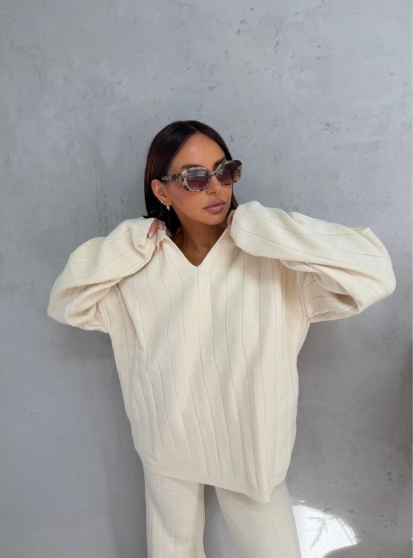 Prugasti bež komplet od trikotaže