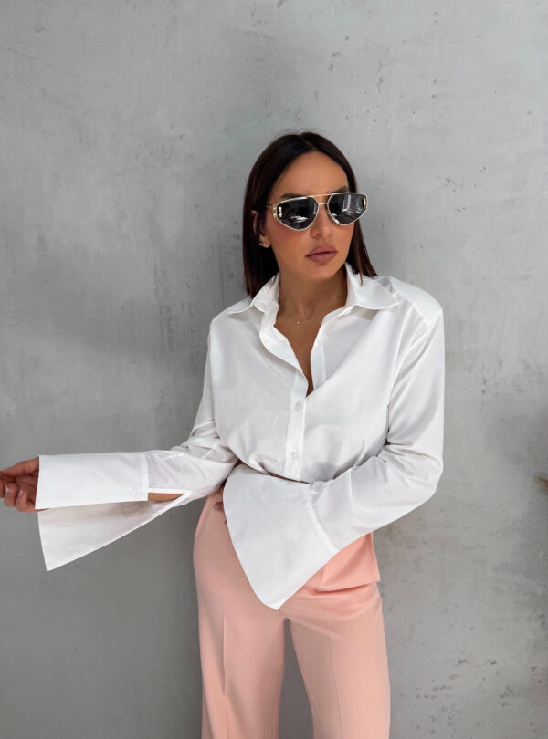 Basic bela košulja klasičnog kroja sa visokim manžetnama