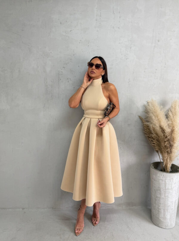 Midi elegantna bež haljina A kroja sa halter izrezom i rolkom