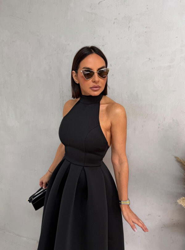 Midi elegantna crna haljina A kroja sa halter izrezom i rolkom