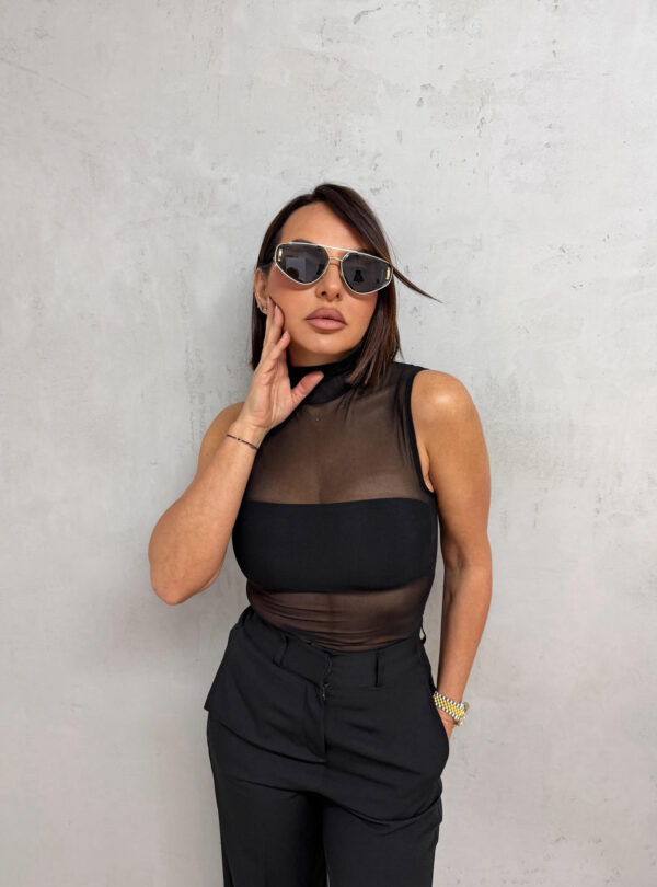 Crna polu-transparentna rolka bez rukava sa topom