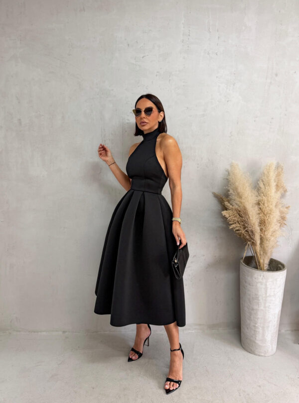 Midi elegantna crna haljina A kroja sa halter izrezom i rolkom