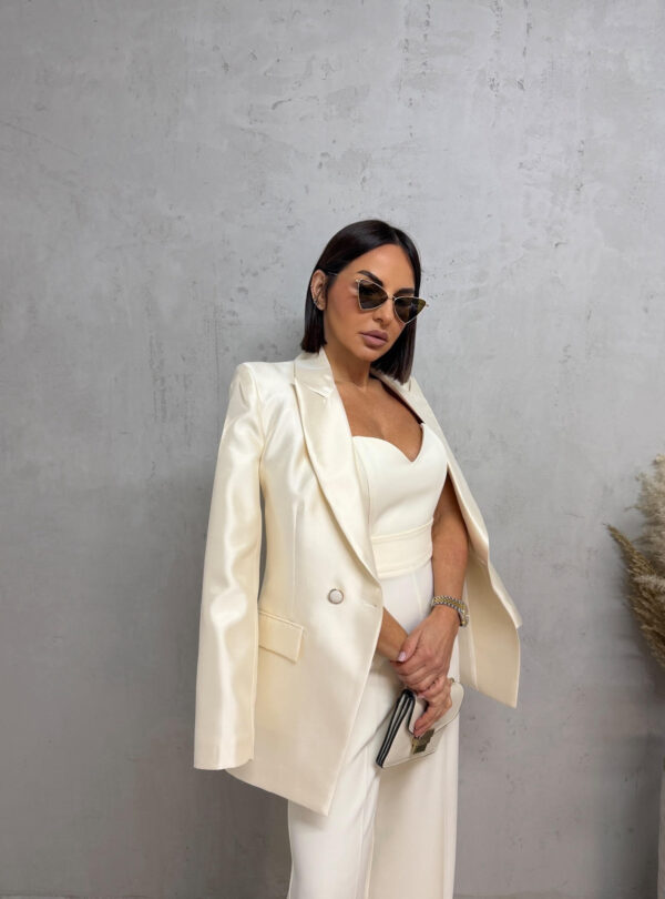Elegantni beli svetlucavi ženski sako