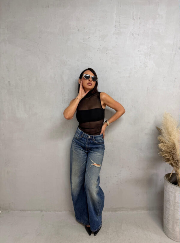 Crna polu-transparentna rolka bez rukava sa topom