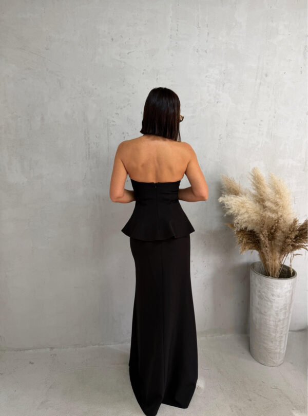 Crni komplet duge maxi uske suknje i peplum bluze