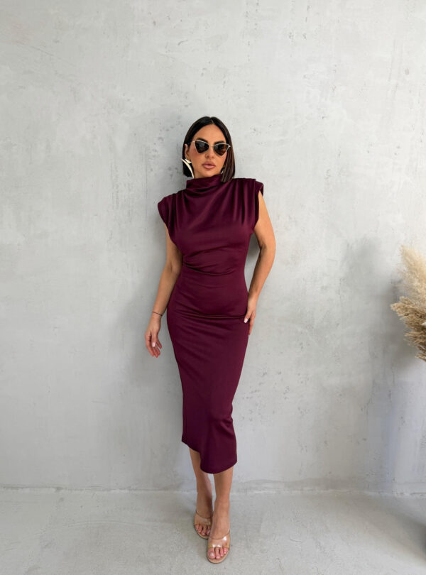 Midi bordo uska haljina sa naglašenim ramenima