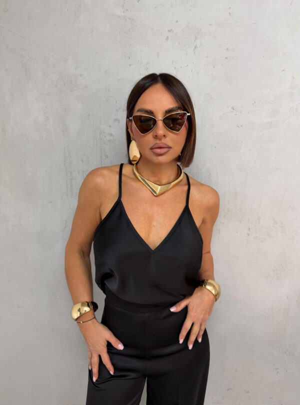 Basic crna satenska bluza na bretele