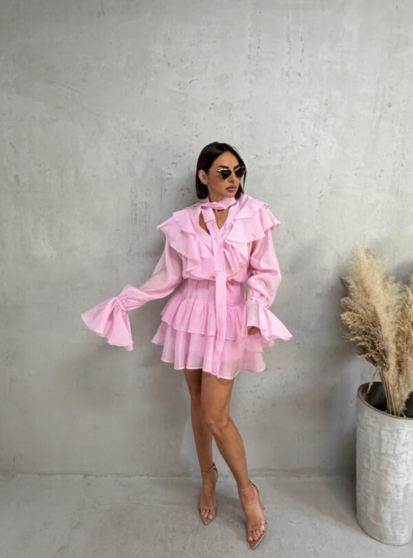 Mini lepršava roze haljina bogata karnerima dugih rukava