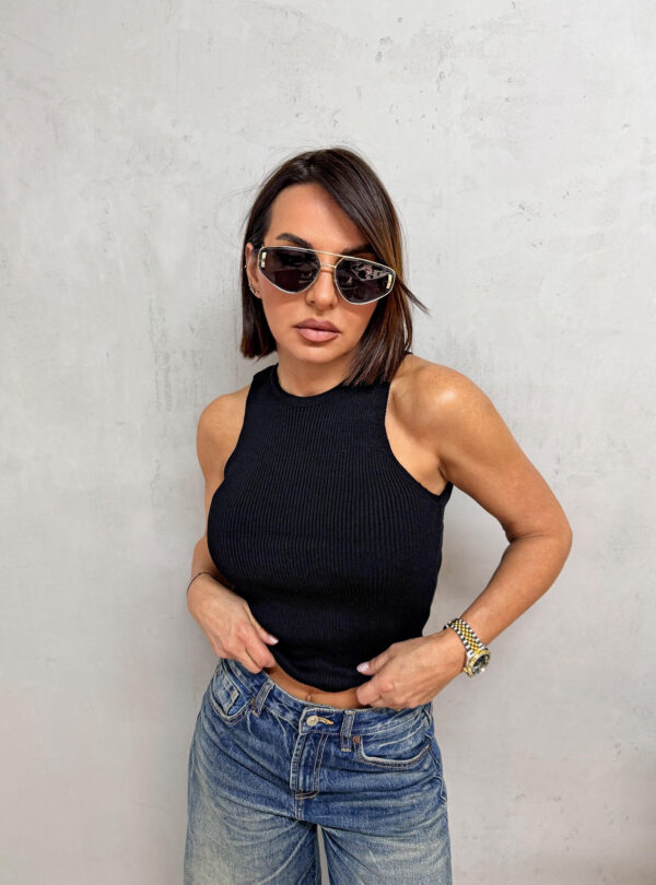 Crna basic rebrasta majica bez rukava od trikotaže