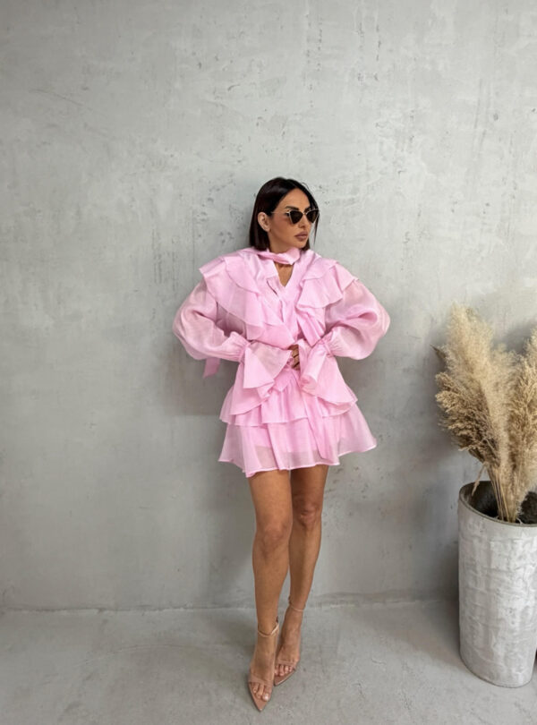 Mini lepršava roze haljina bogata karnerima dugih rukava