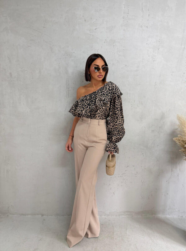 Nude krem zvonaste pantalone visokog struka kosih džepova sa skrivenim rajsferšlusom