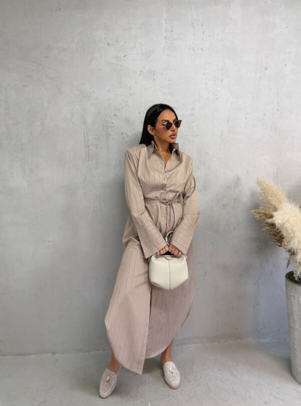 Duga krem bež prugasta košulja haljina sa pojasom na vezivanje i visokim manžetnama