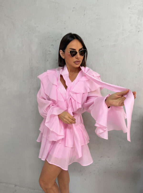 Mini lepršava roze haljina bogata karnerima dugih rukava