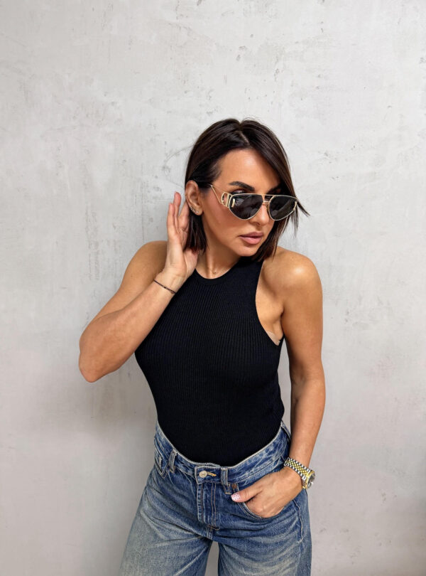 Crna basic rebrasta majica bez rukava od trikotaže