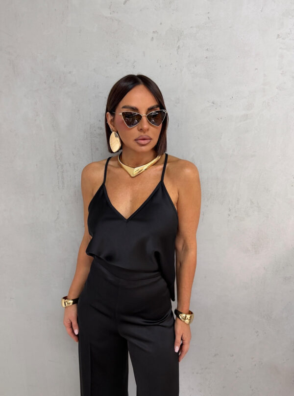 Basic crna satenska bluza na bretele