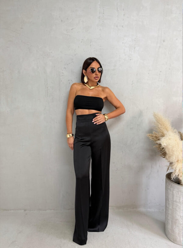 Crne satenske zvonaste pantalone visokog struka