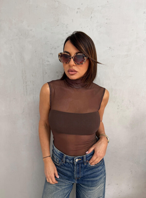 Braon polu-transparentna rolka bez rukava sa topom