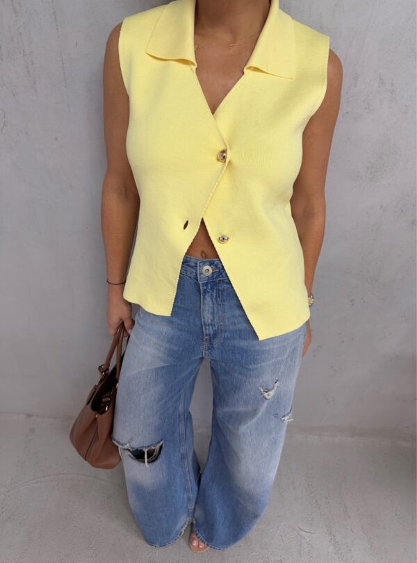 Žuti duži prsluk od trikotaže na kopčanje sa kragnom