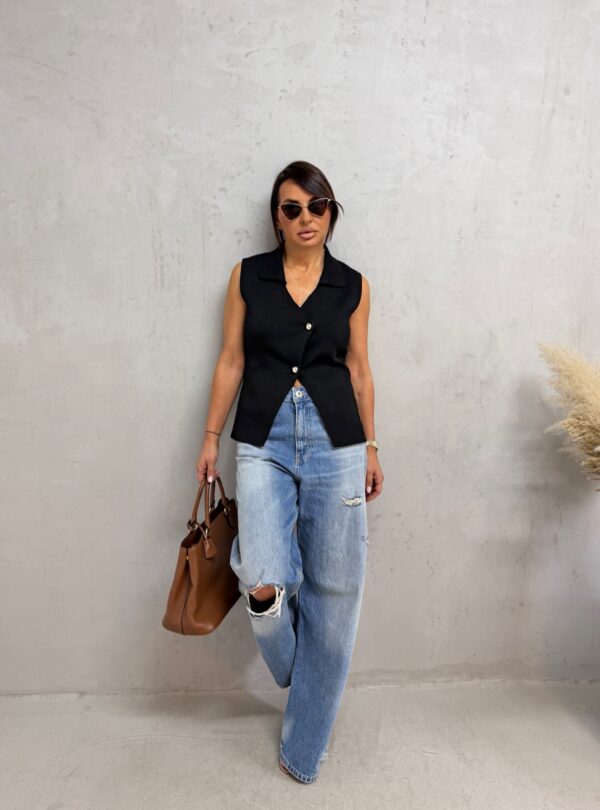 Crni duži prsluk od trikotaže na kopčanje sa kragnom