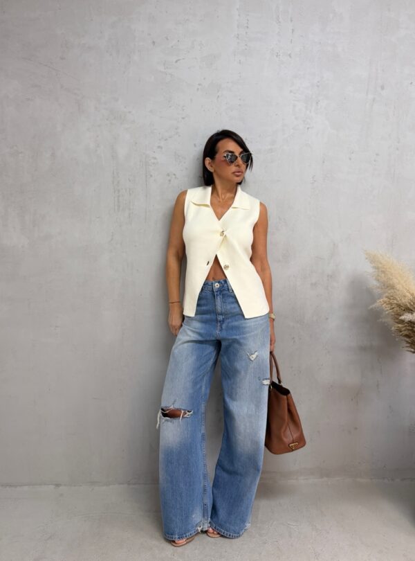 Beli duži prsluk od trikotaže na kopčanje sa kragnom