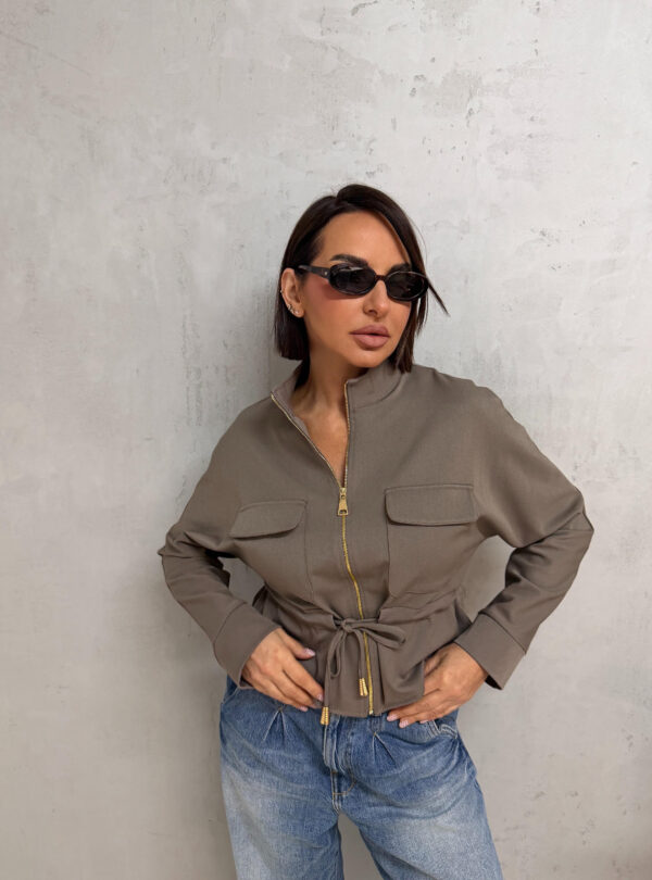 Strukirana trendi sivo zelena jaknica