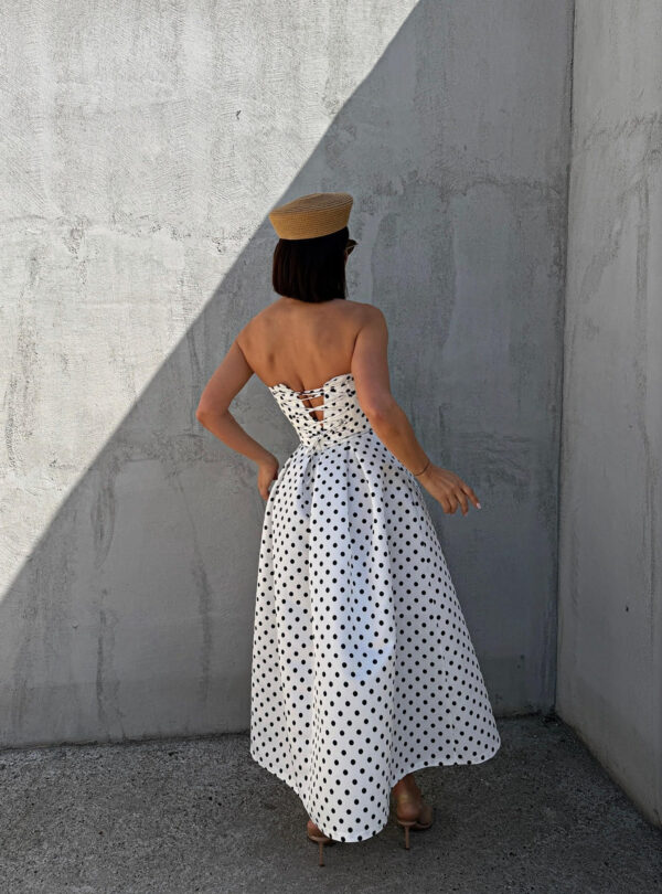 Polka dot tufnasti komplet suknje A kroja i korseta beli sa crnim tufnicama