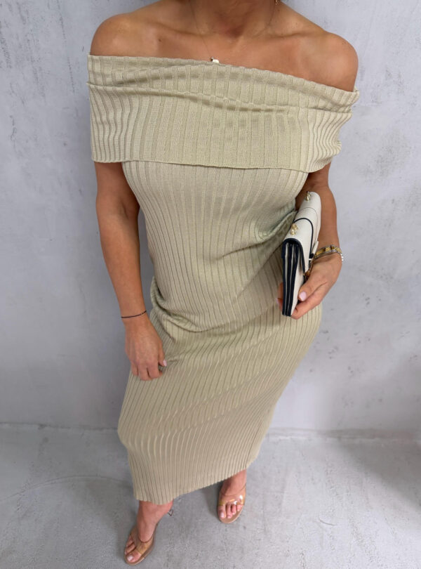Basic bež zelena uska duga haljina od rebraste trikotaže sa spuštenim ramenima