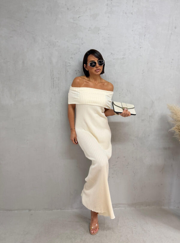 Basic bela uska duga haljina od rebraste trikotaže sa spuštenim ramenima