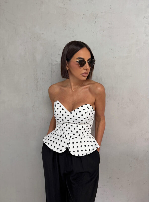 Beli polka dot peplum korset sa crnim tufnama srce dekoltea
