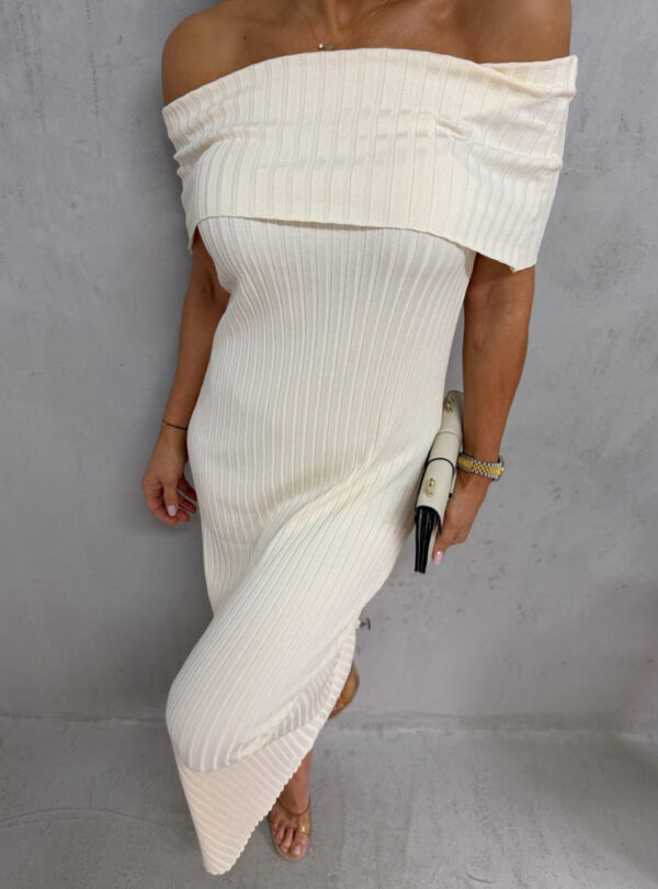 Basic bela uska duga haljina od rebraste trikotaže sa spuštenim ramenima