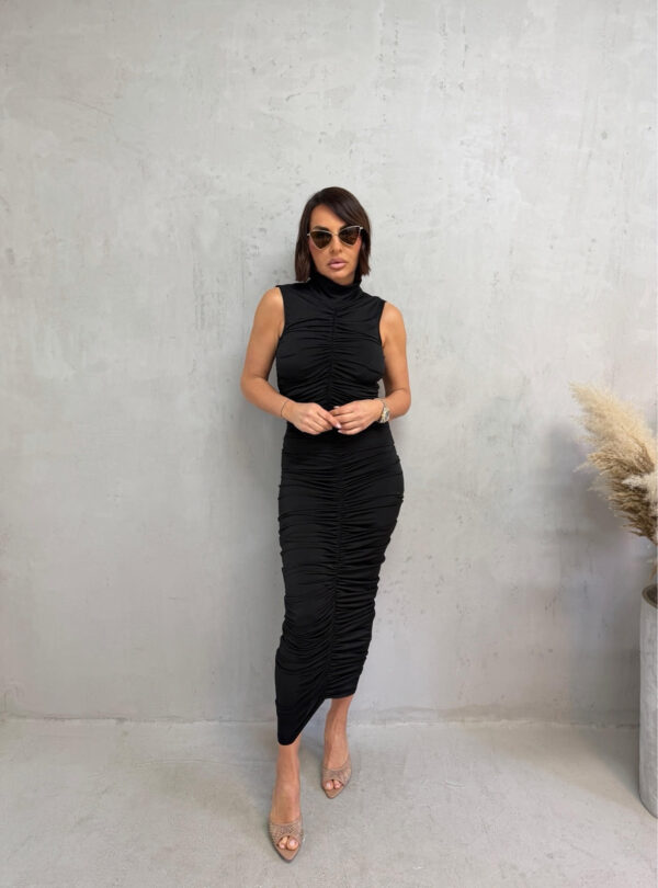 Uska crna midi nabrana haljina sa otvorenijim leđima