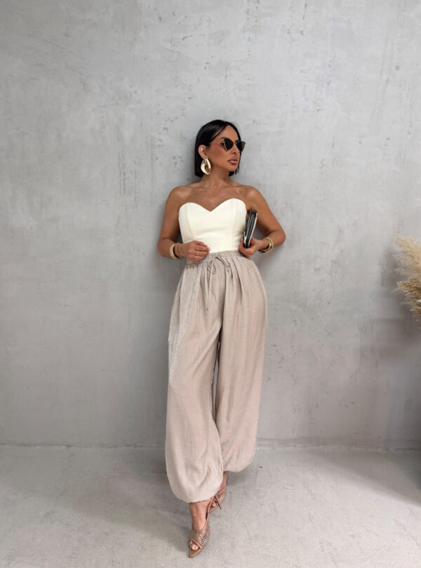 Bež široke ležerne balon pantalone visokog struka na vezivanje