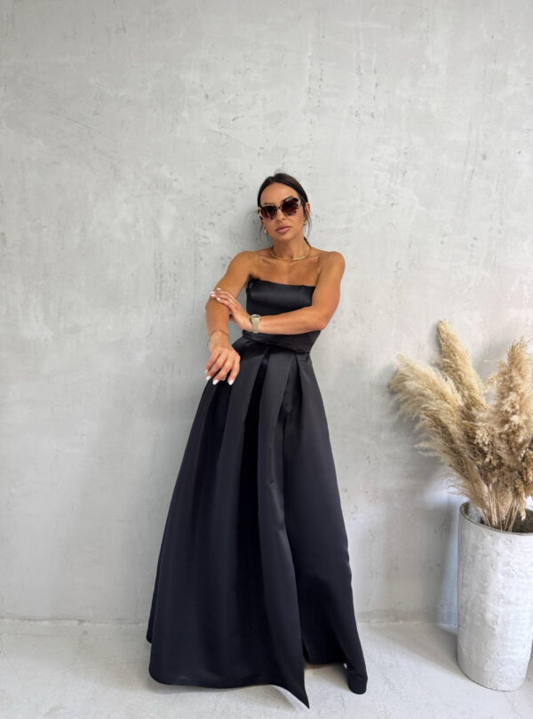 Duga elegantna crna satenska korset haljina A kroja sa dubokim šlicem, raskošnim faltama i džepovima