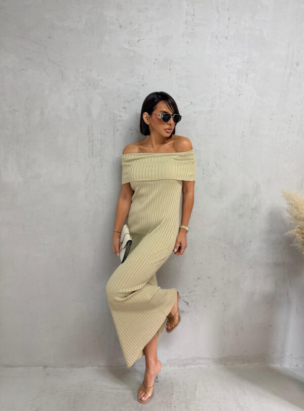 Basic bež zelena uska duga haljina od rebraste trikotaže sa spuštenim ramenima
