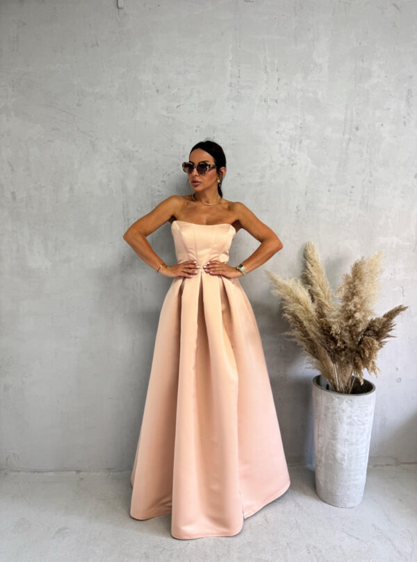 Duga elegantna bež satenska korset haljina A kroja sa dubokim šlicem, raskošnim faltama i džepovima