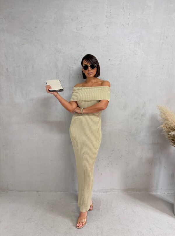 Basic bež zelena uska duga haljina od rebraste trikotaže sa spuštenim ramenima