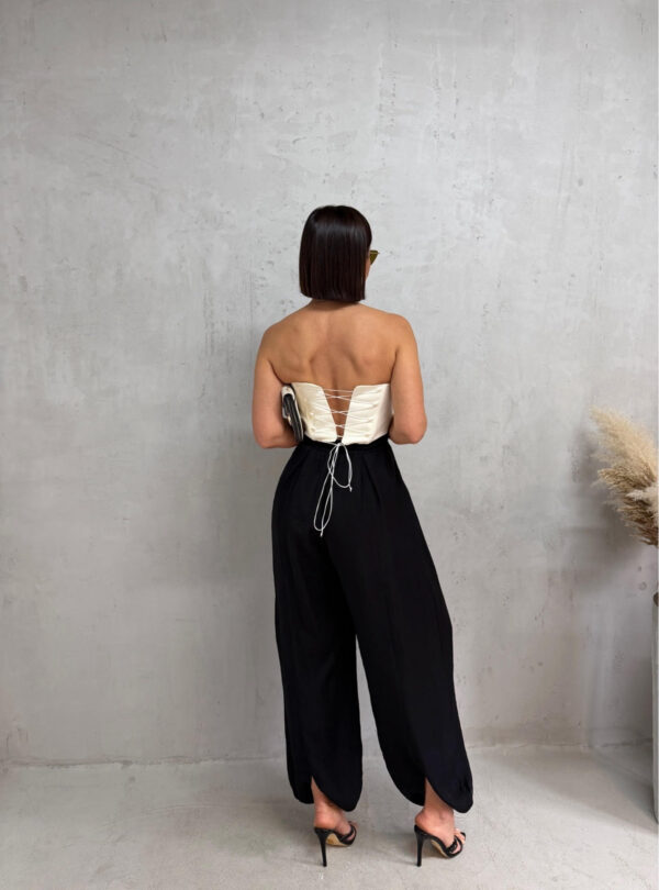 Crne široke ležerne balon pantalone visokog struka na vezivanje